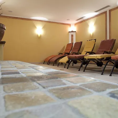 Hotel Burgschrofn 3*