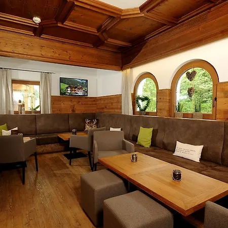 Burgschrofn Hotel