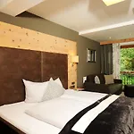 Burgschrofn Hotel 3*